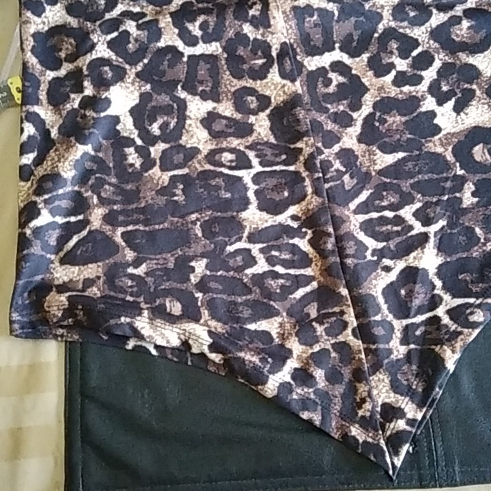 Robert Louis Sleeveless Leopard Print Tie-Neck Top - Brown - Picture 9 of 10